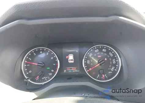 2019 Toyota Rav4 Xle z USA, uszkodzony, nr VIN JTMP1RFV9KD032475